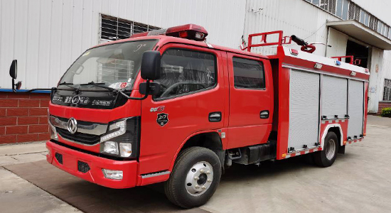 国六东风2.5吨水罐消防车