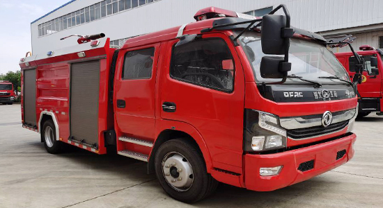 东风5吨水罐消防车
